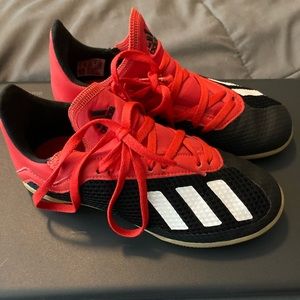 Adidas Indoor soccer shoes size 1 kids